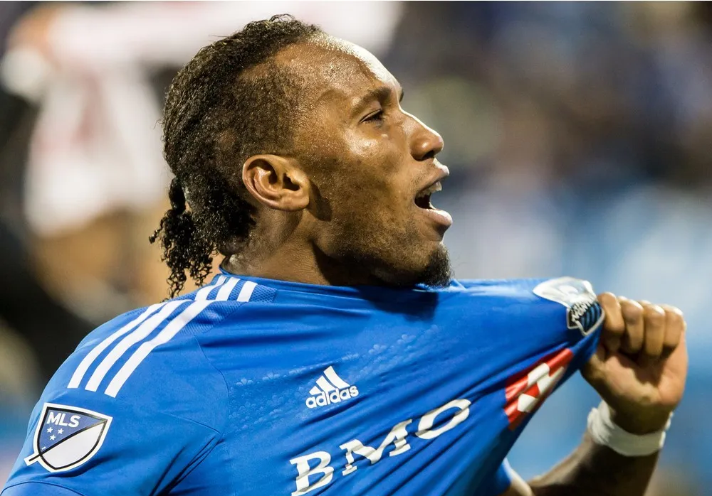 九游账号大全包含德罗巴回归赛场，逆转首场状态亮眼，曼联观众沸腾！的词条